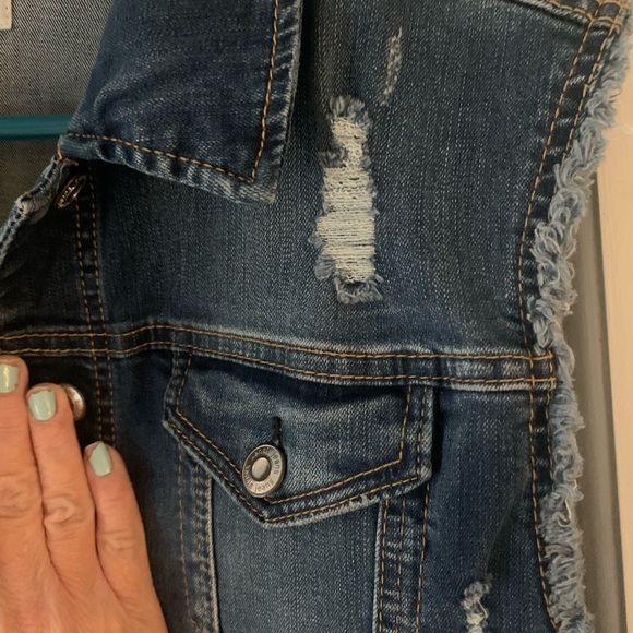 Kenzie Denim distressed vest - Picture 5 of 16
